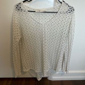 Elegant white see through flower blouse size small but runs big